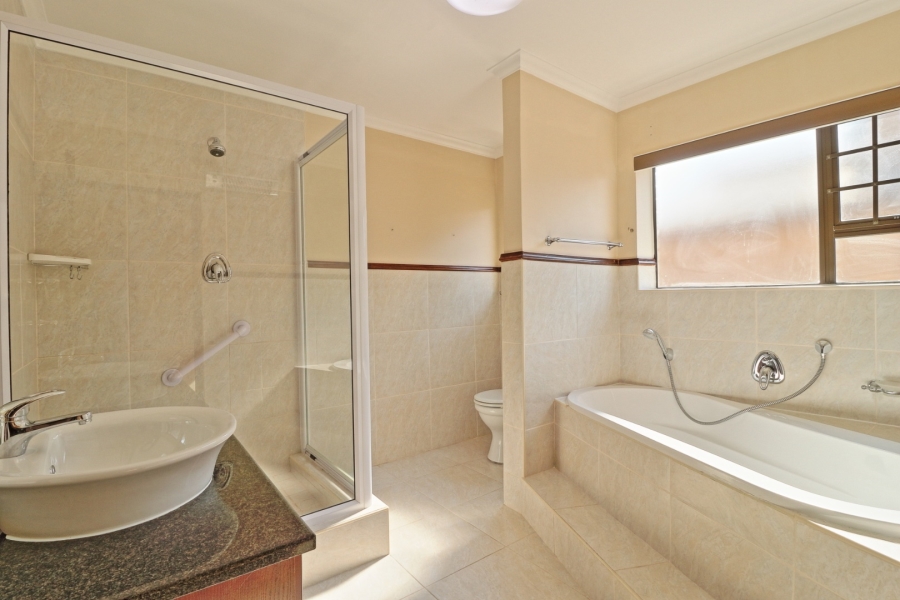 4 Bedroom Property for Sale in Reebok Western Cape